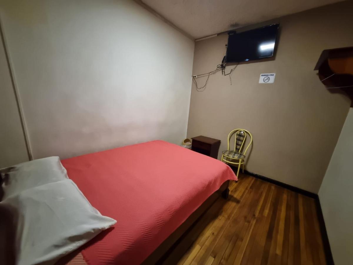 Hostal Alborada クエンカ エクステリア 写真