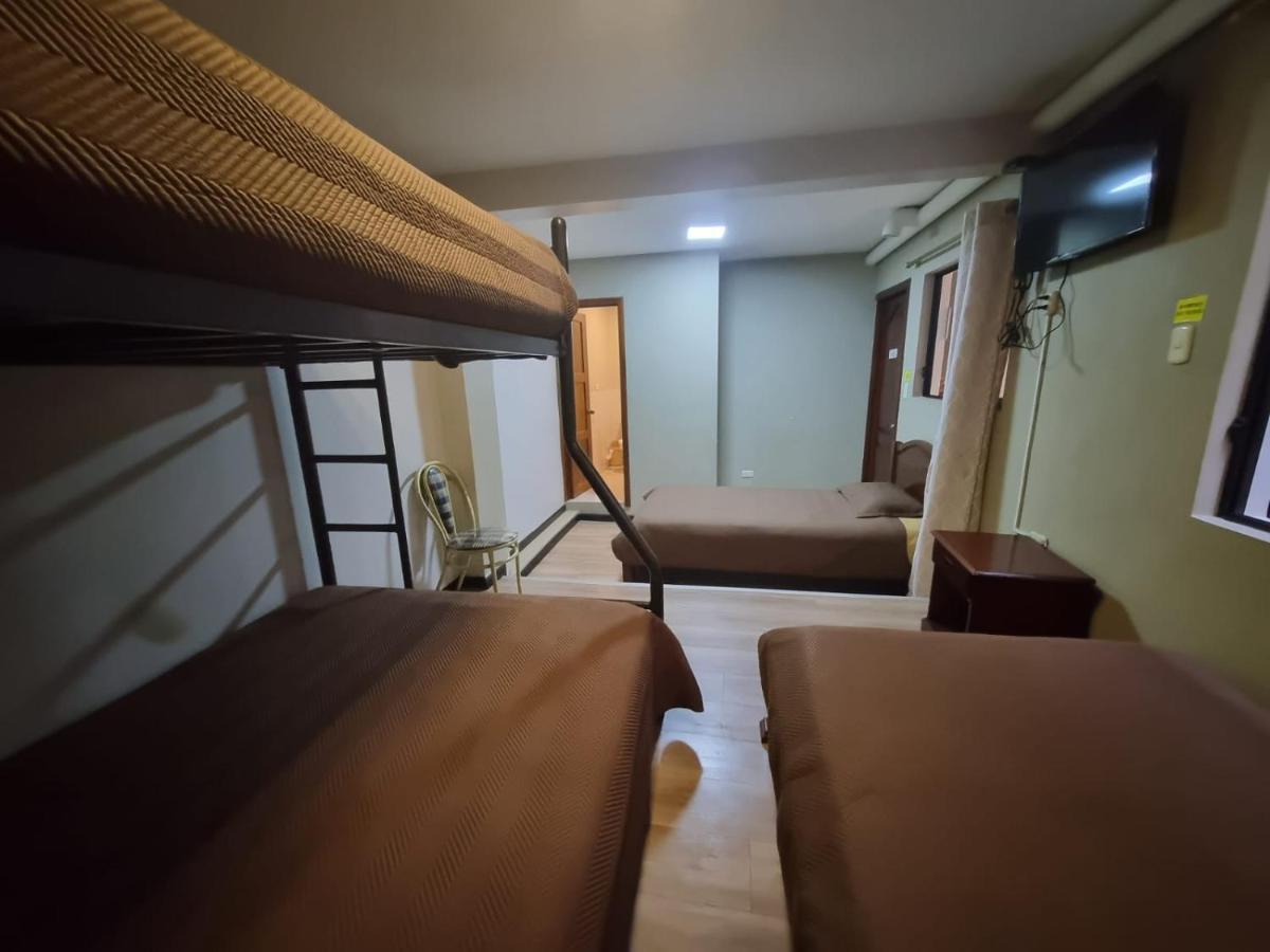 Hostal Alborada クエンカ エクステリア 写真